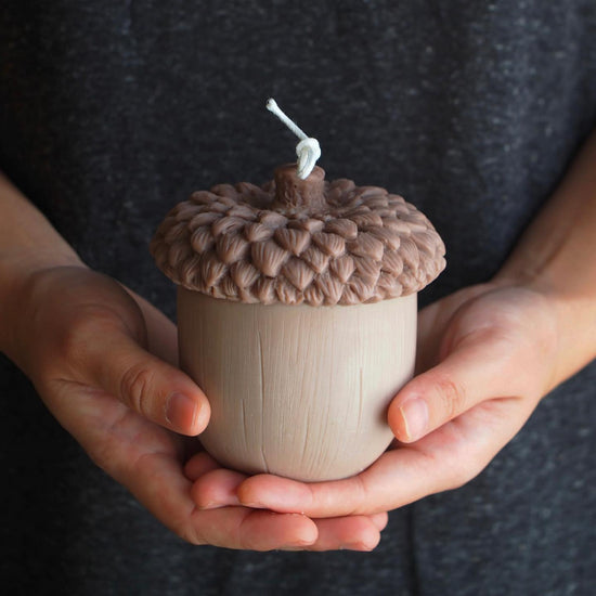 Christmas Pine Cone Candle